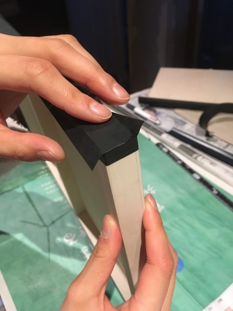 水貼りテープで写真パネルを格安で自作する方法
